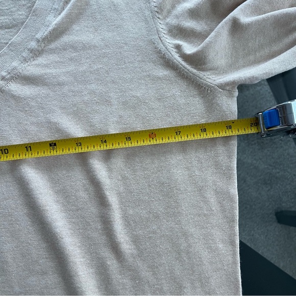 Quince Lightweight Cotton Cashmere V-Neck Sweater Heather Oatmeal Size L Capsule - Picture 5 of 9